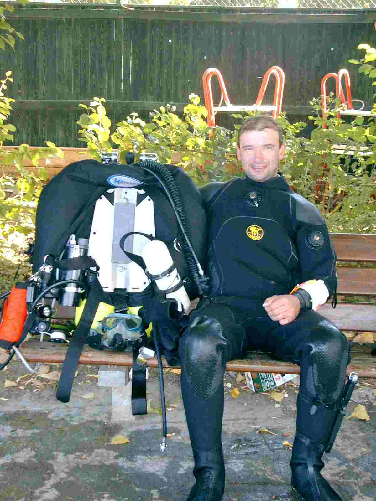 Horst nach dem Tauchgang (nicht gezeigt sind die 7 Liter 50% Nitrox und die 11 Liter Sauerstoff Flaschen)