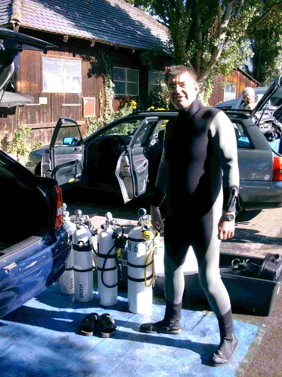 Joachim beim Einladen mit den Stages